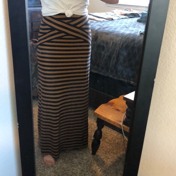 🍍Maxi Skirt - Picture 3 of 9